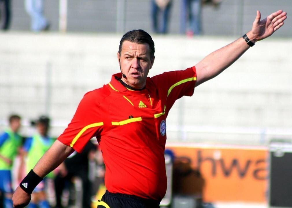 Referee